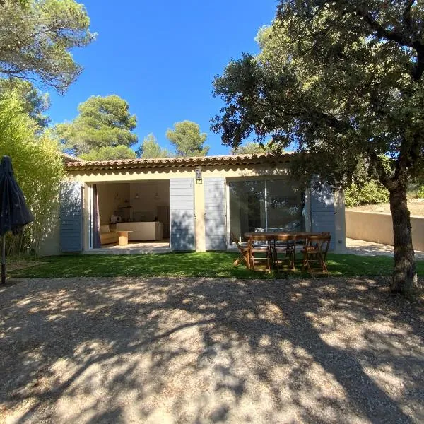 Maison au calme au pied du luberon，位于Villemus的酒店