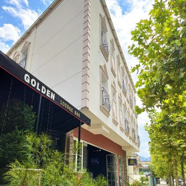 Hotel Golden，位于爱尔巴桑的酒店