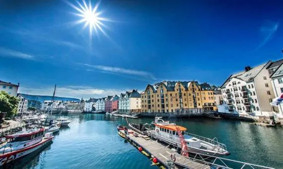 Ålesund Apartment with free parking，位于于尔斯泰因维克的酒店