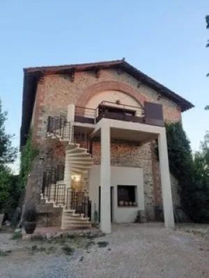 Appartement de charme dans ancienne cave à vin，位于勒宝洛的酒店