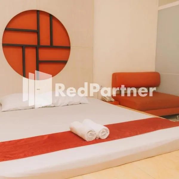 Pits Hotel Mitra RedDoorz near Atom Mall，位于Gembong的酒店