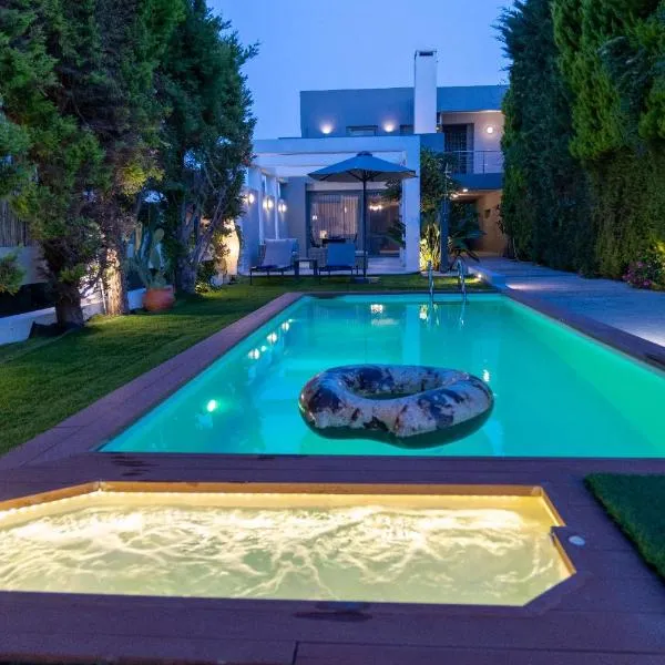 Luxury Villa Hestia Grey with Private Pool，位于罗希姆诺的酒店
