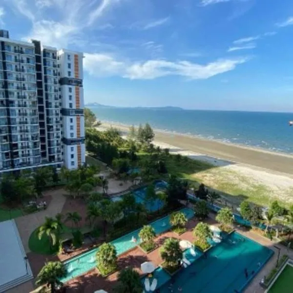 Seaview Condo@Timurbay Studio unit plus one room，位于Kampong Tanjong的酒店