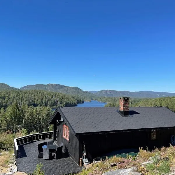 Utsikten - cabin with a great view，位于Drangedal的酒店