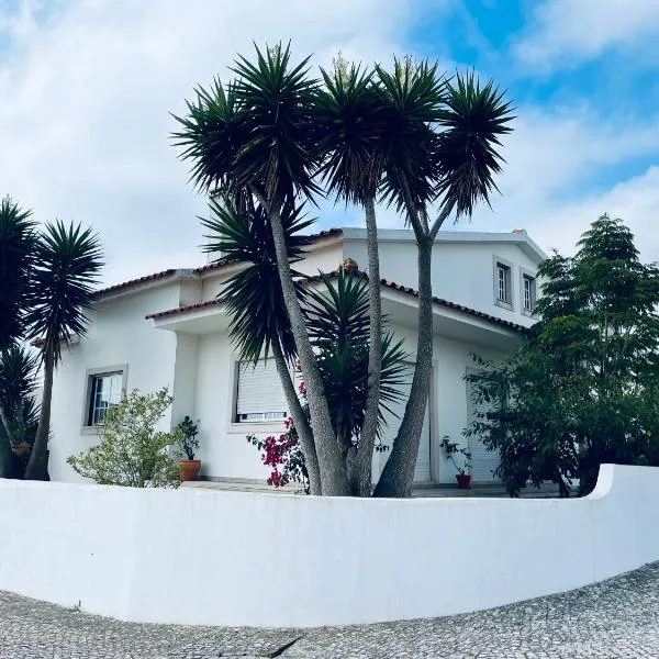 Casa do Canto - Uma casa no campo, perto da praia.，位于奥比多斯的酒店