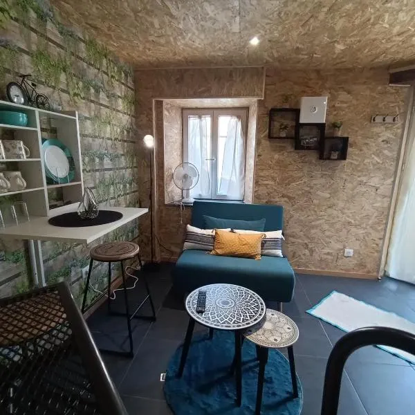 Mini House in Beauce，位于Santilly的酒店