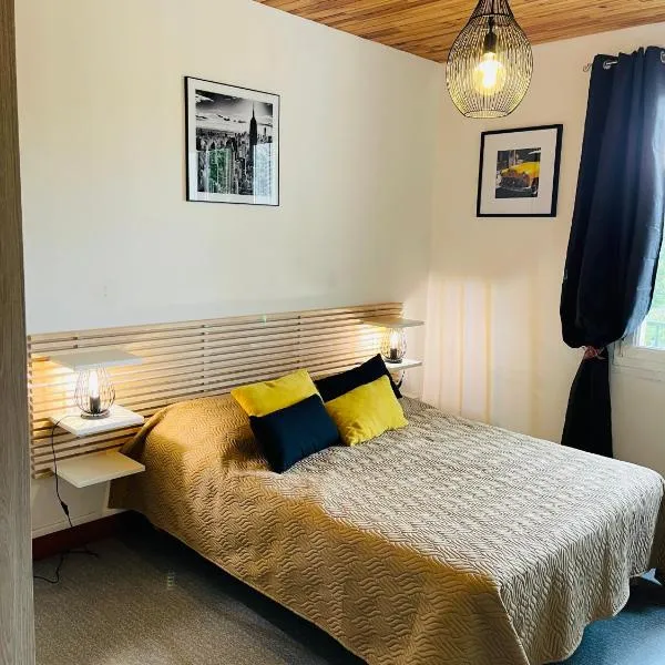 Studio COSY avec parking et wifi gratuit，位于巴尼奥勒德日洛恩的酒店