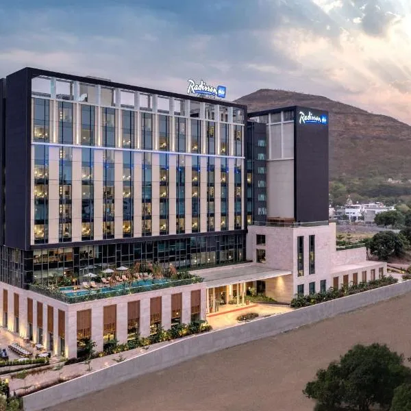 Radisson Blu Hotel & Spa, Nashik，位于纳西克的酒店