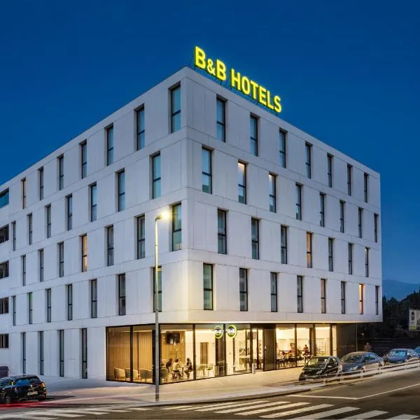 B&B HOTEL Santo Tirso，位于Requião的酒店