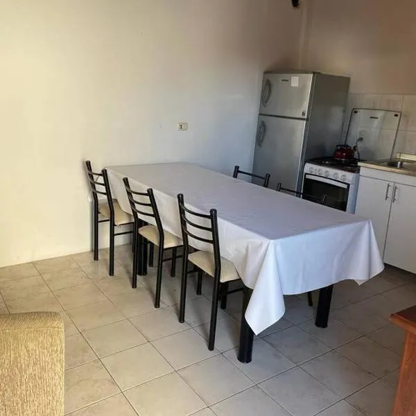 Alquilo Departamento en Paraná para 10 Personas，位于La Picada的酒店