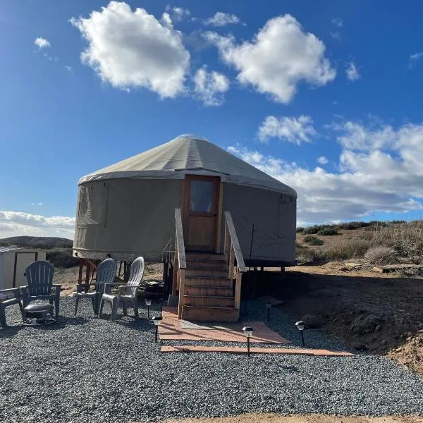 Yurt Escape with Amazing Country Views，位于Sage的酒店