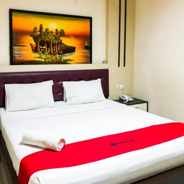 RedDoorz At Hotel Gajah Mada Palu,位于帕卢的酒店