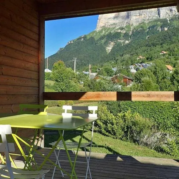 CAMPING ONLYCAMP LES PETITES ROCHES，位于Laval的酒店