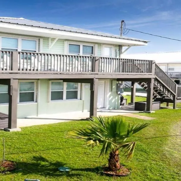 C'est Bon Across from UTV Entry Point! Sleeps 13!，位于格兰德艾尔的酒店