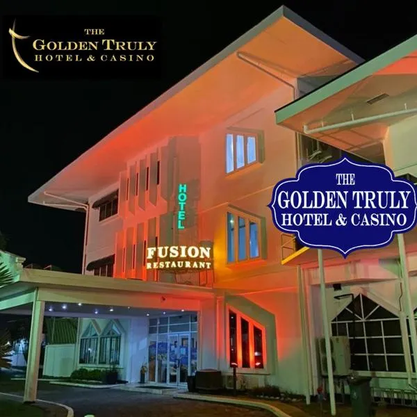 黄金楚里酒店&赌场，位于帕拉马里博的酒店