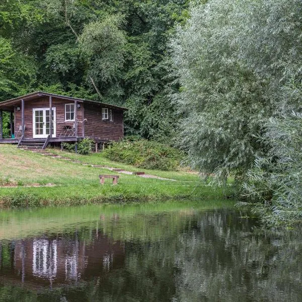 Lakeside Cabin，位于邓克斯韦尔的酒店