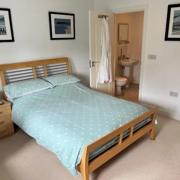 Peterborough, Hampton Vale Lakeside En-Suite Large Double bedroom with great modern facilities，位于Brampton的酒店