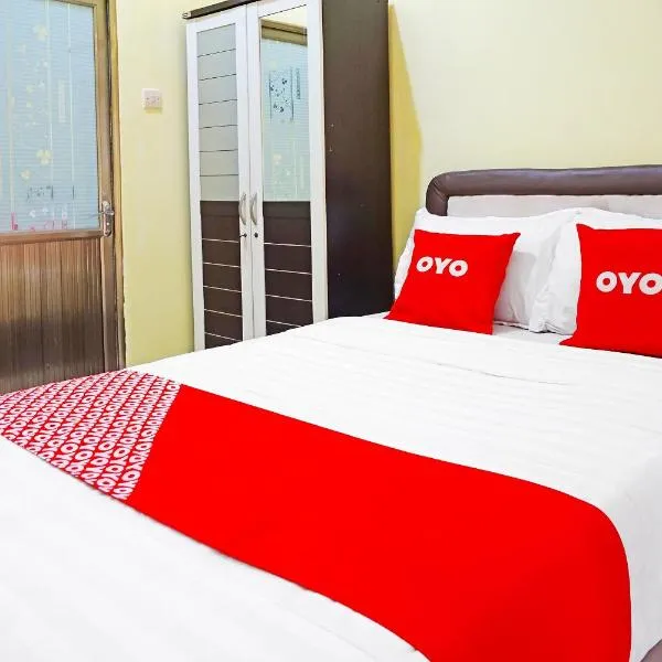 Super OYO 91568 Trisna Srabah Resort Homestay & Resto，位于Kedungwaru的酒店