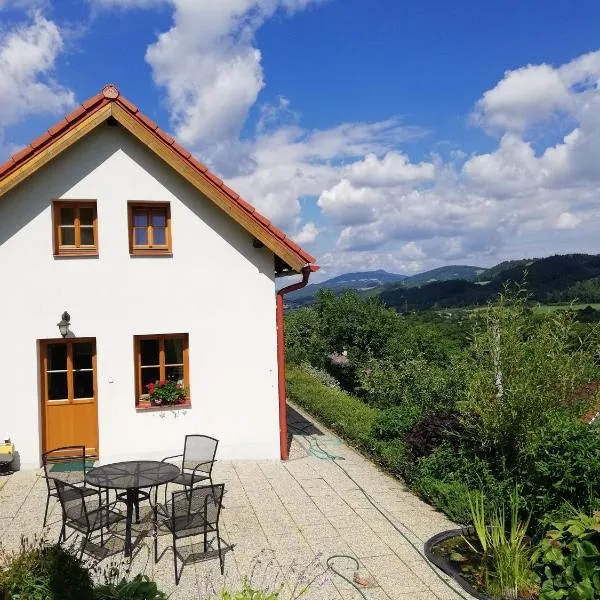 charming house with beautiful landscape，位于Bozkovska的酒店