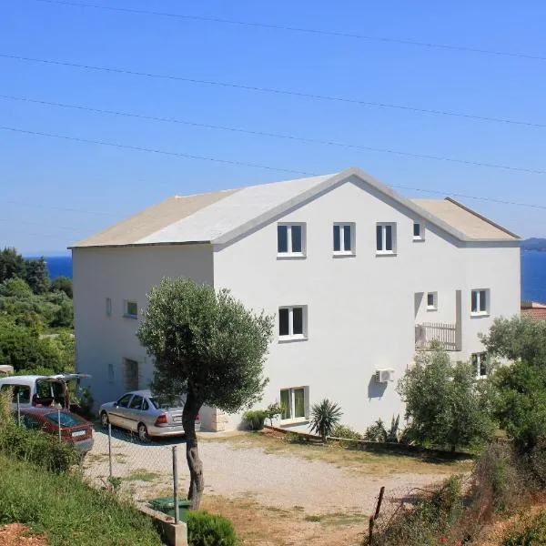 Apartments with a parking space Kuciste - Perna, Peljesac - 10161，位于库希斯特的酒店