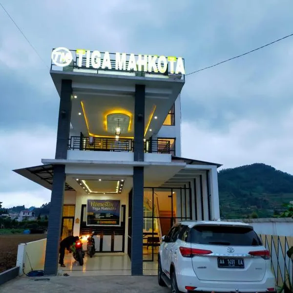 Tiga Mahkota homestay，位于迪昂的酒店