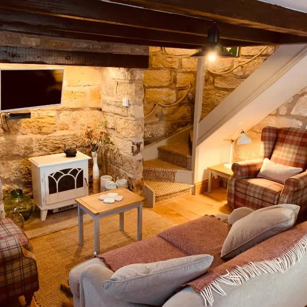 Cosy 400 yr old Cottage, Flowergate, Whitby，位于惠特比的酒店