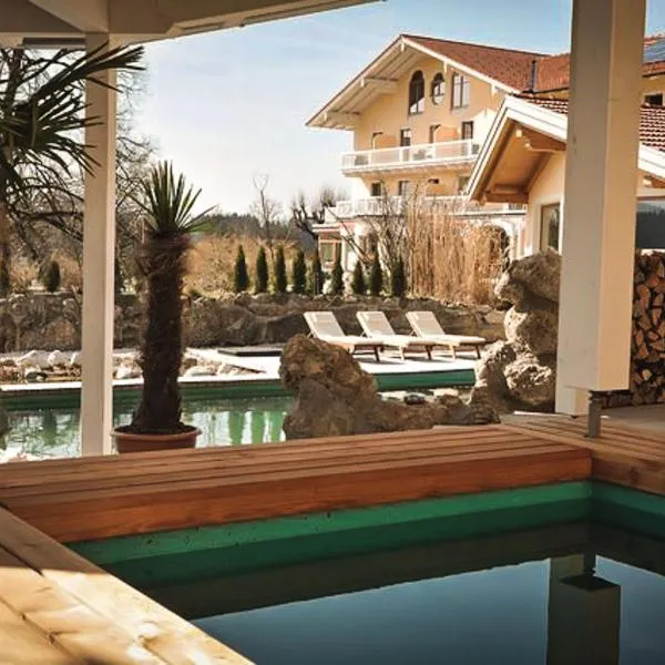 Wellness Natur Resort Gut Edermann，位于泰森多夫的酒店