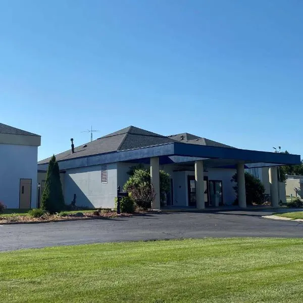 AmericInn by Wyndham Fort Atkinson，位于Fort Atkinson的酒店