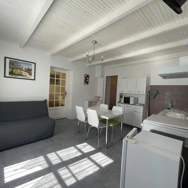 meublé 40m2 classé 2 étoiles. Lumineux les Mées 04190，位于Les Mées的酒店