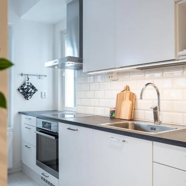 Spacious and cozy, well equipped, 2 bedroom apartment in great location，位于坦佩雷的酒店