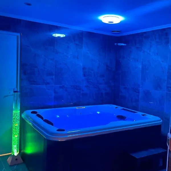 Maison privative SPA Jacuzzi Sauna Salle de jeux，位于Weitbruch的酒店