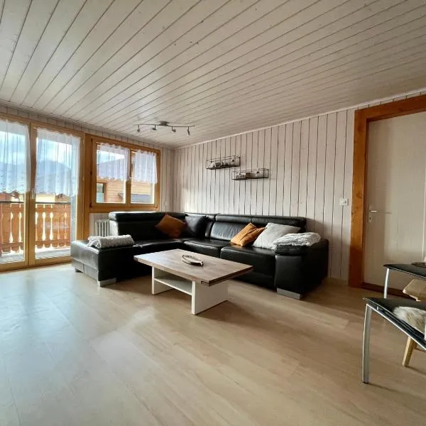 Chalet Diana - Spacious flat - Village core - South facing - Ski-in/Ski-out，位于贝特默阿尔卑的酒店