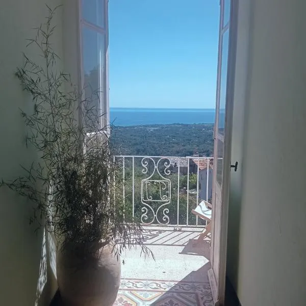 Chambres d'hôte A Caserella, Maison de village rénovée avec vue sur mer，位于Valle-di-Campoloro的酒店