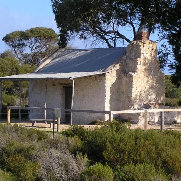 Shepherds Hut - Dhilba Guuranda-Innes National Park，位于Marion Bay的酒店