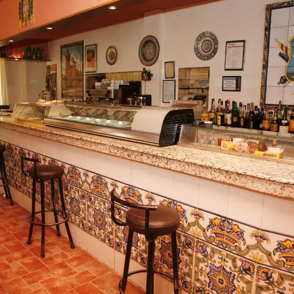 夸特洛埃斯奎因纳斯旅馆，位于埃赫阿-德洛斯卡瓦列罗斯的酒店