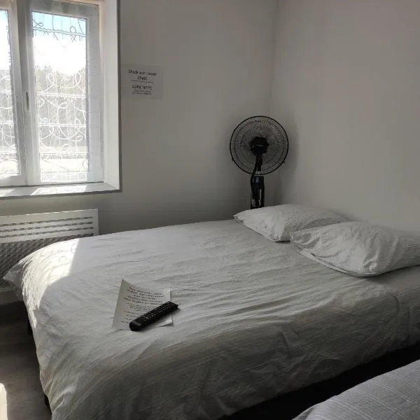 16 rue des Déportés，位于沙尔姆的酒店