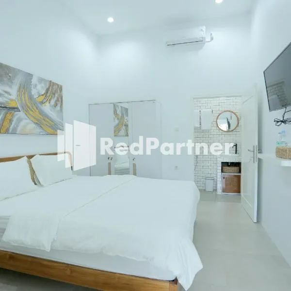 Pringgading Surf Camp Mitra RedDoorz，位于明古鲁省的酒店