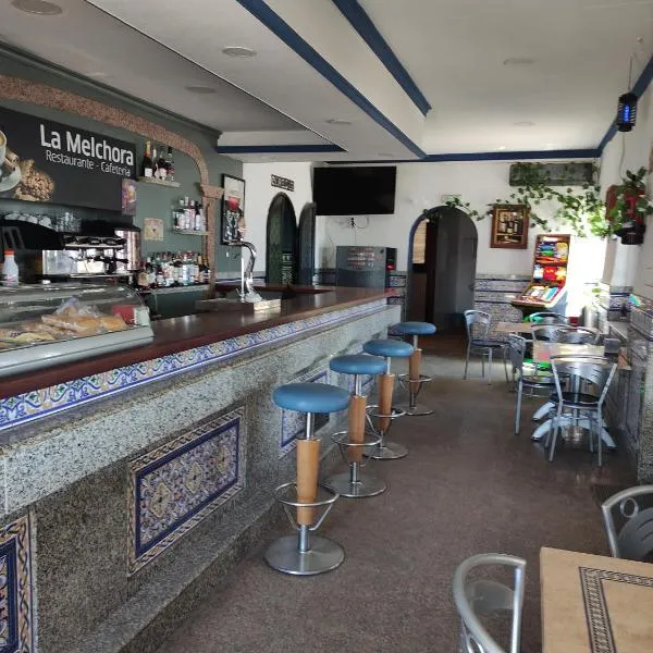 Hostal Restaurante Bar Cafeteria La Melchora，位于Villalón的酒店