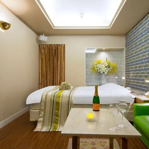 HOTEL U's Kouroen - Vacation STAY 11277v，位于西宫市的酒店