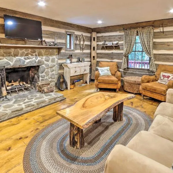 Cozy Creekside Mountain Escape w/ Hot Tub!，位于索蒂纳科奇的酒店