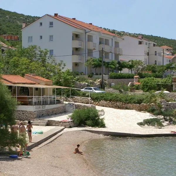 Apartments and rooms by the sea Vinjerac, Zadar - 3248，位于维尼埃拉茨的酒店