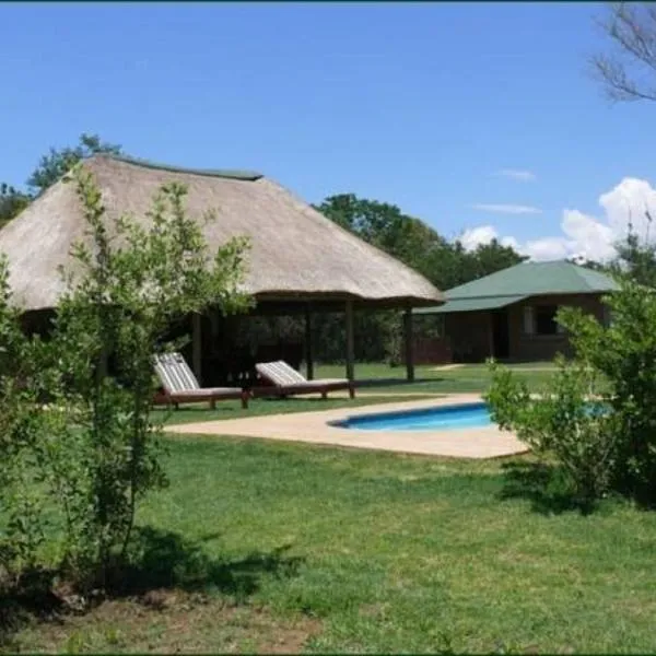 Riverbend Self Catering Cottages，位于Rietfontein的酒店