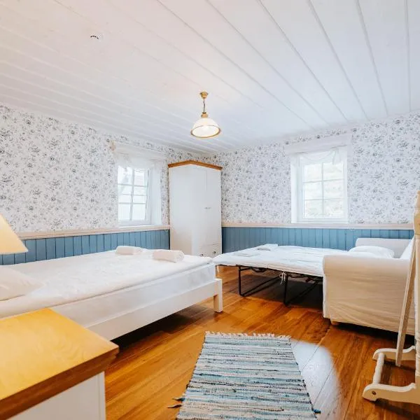 Holmiranna Holiday Homes，位于Kungla的酒店