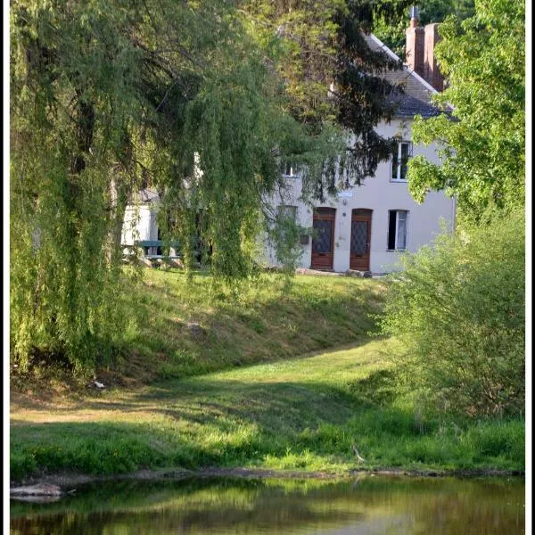 Gîte AU BORD DE L'EAU jusqu'à 8 personnes，位于武埃兹河畔尚邦的酒店