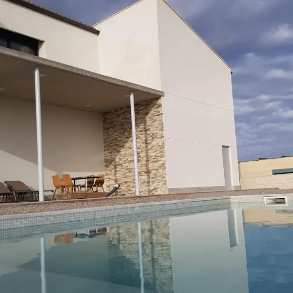 Casa con piscina y jardin privado OASIS DE DOLORS，位于Puig-Gros的酒店