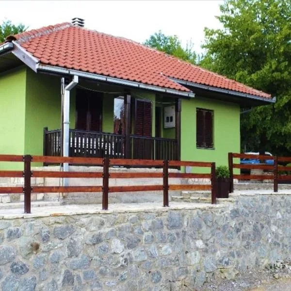 Green Eco Cottage，位于Raško的酒店