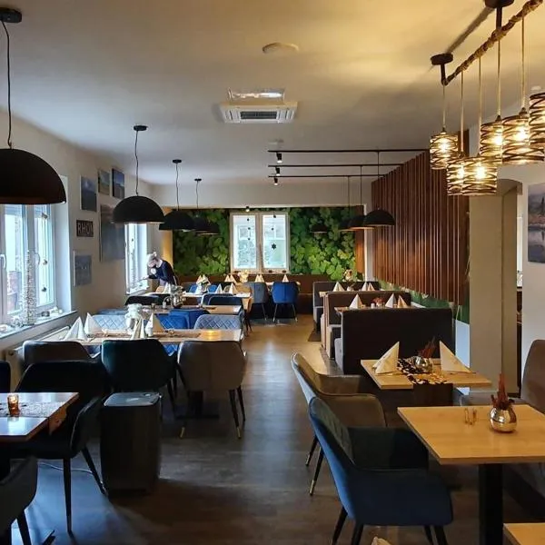 伦布利克酒店 - 餐厅 - 乡村俱乐部，位于彼得堡的酒店