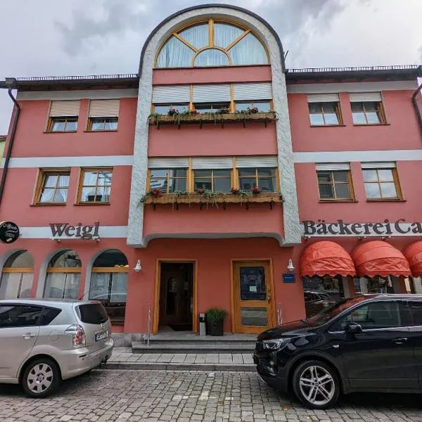 Cafe-Bäckerei-Pension Weigl，位于Oberlangau的酒店