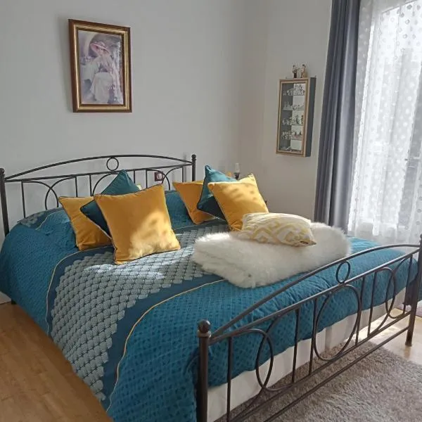 Chambre privative avec salle d'eau，位于Chasseneuil-sur-Bonnieure的酒店