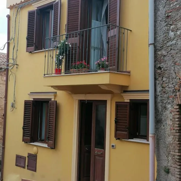 Casa Domenico nel paese storico Castanea，位于Bauso的酒店
